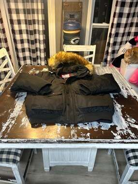 Canada Weathergear Men's XL Heavyweight Winter Bomber Jacket with Faux Fur Hood